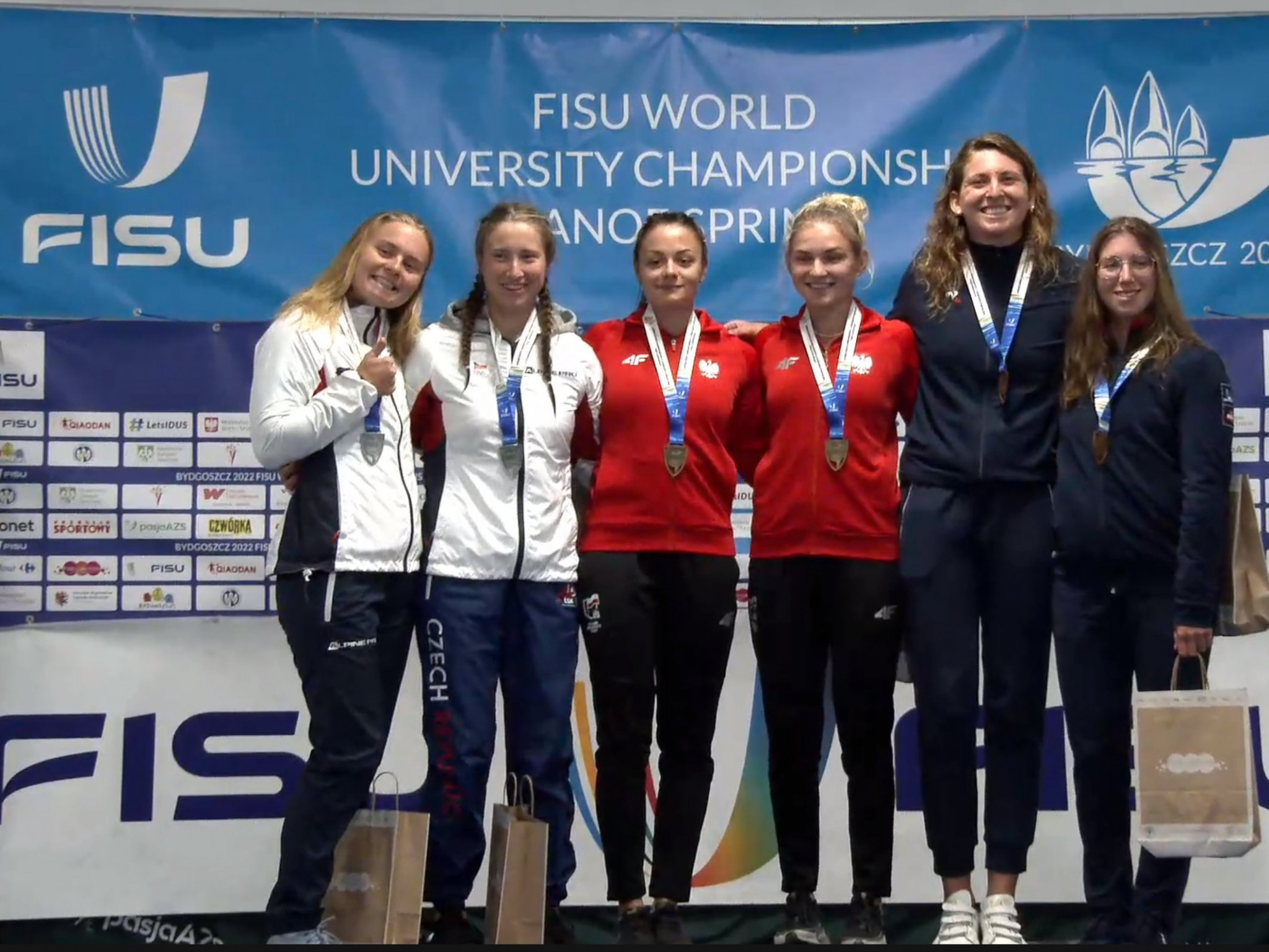 Martyna Klatt and Sandra Ostrowska were among the Polish winners at the FISU World University Championship Canoe Sprint ©FISU