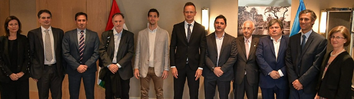 Argentinian teqball officials met with a Hungarian Minister ©FITEQ