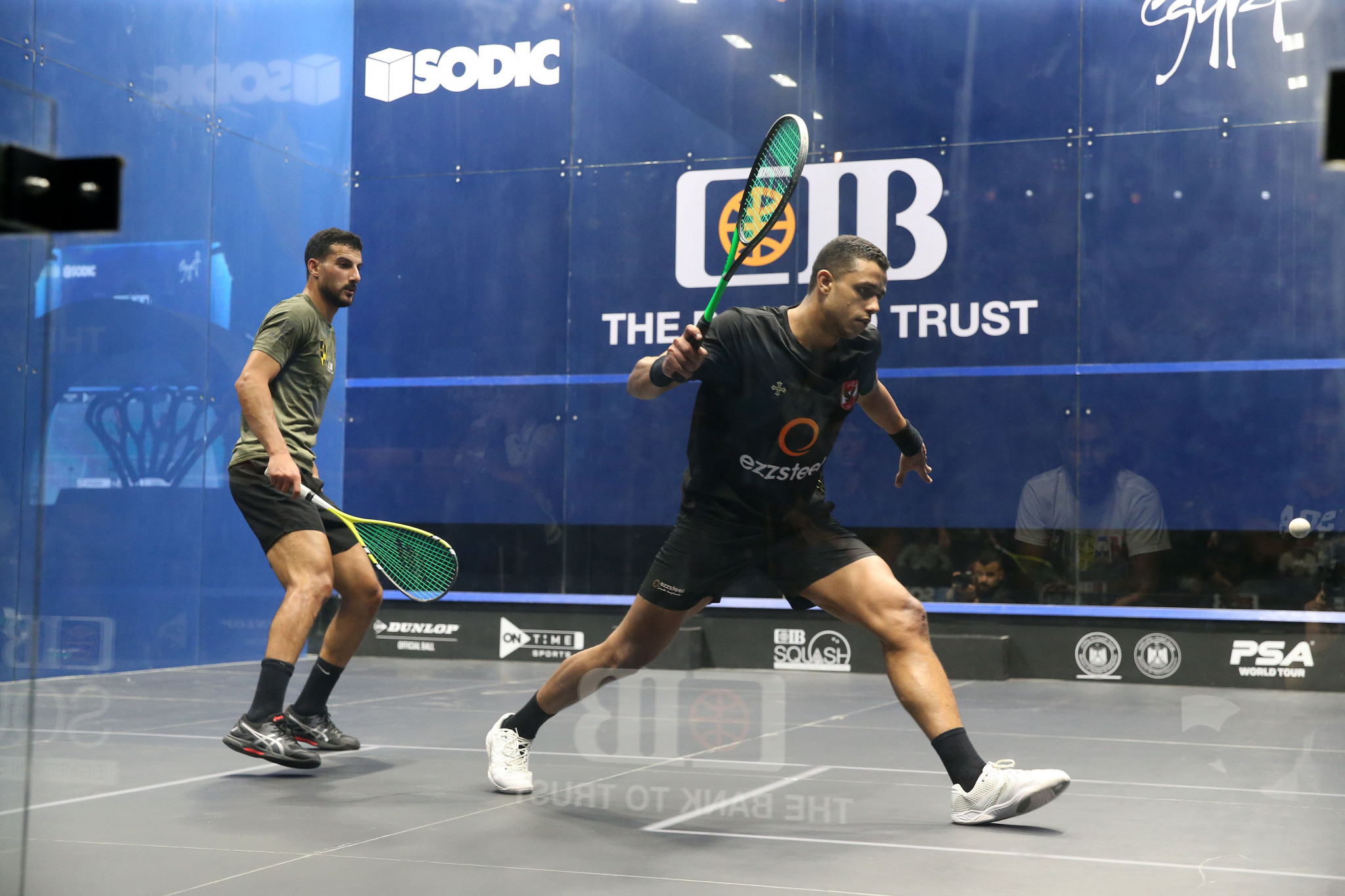 The new ASB GlassFloor technology made its first appearance of this season at the Egyptian Open during a match between Mazen Hesham, left, and Mostafa Asal, right ©PSA