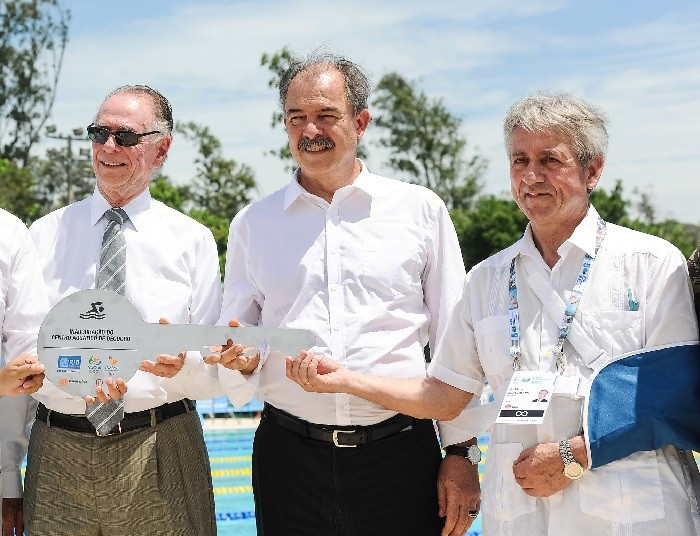 The swimming pool was unveiled today by Carlos Nuzman (left) along with Education Minister Aloizio Mercadante and UIPM President Klaus Schormann ©Rio 2016/Alex Ferro