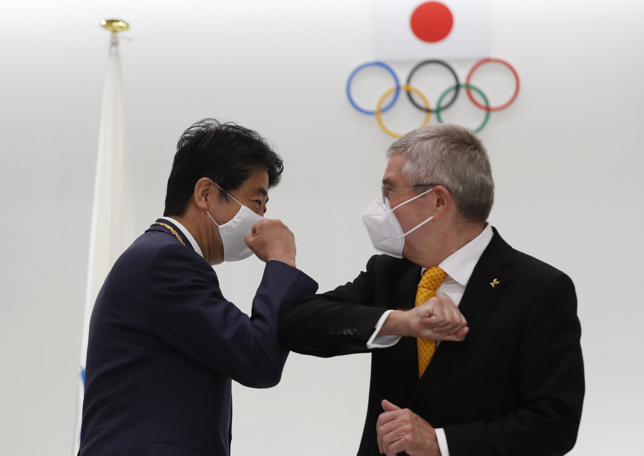 IOC President Thomas Bach, right, is due to attend the state funeral of Shinzō Abe ©Getty Images