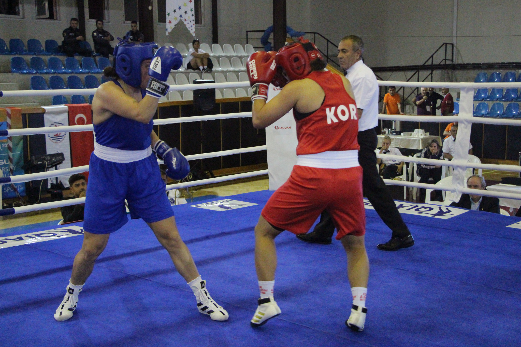 Boxing preliminaries continued today on the university campus ©FISU
