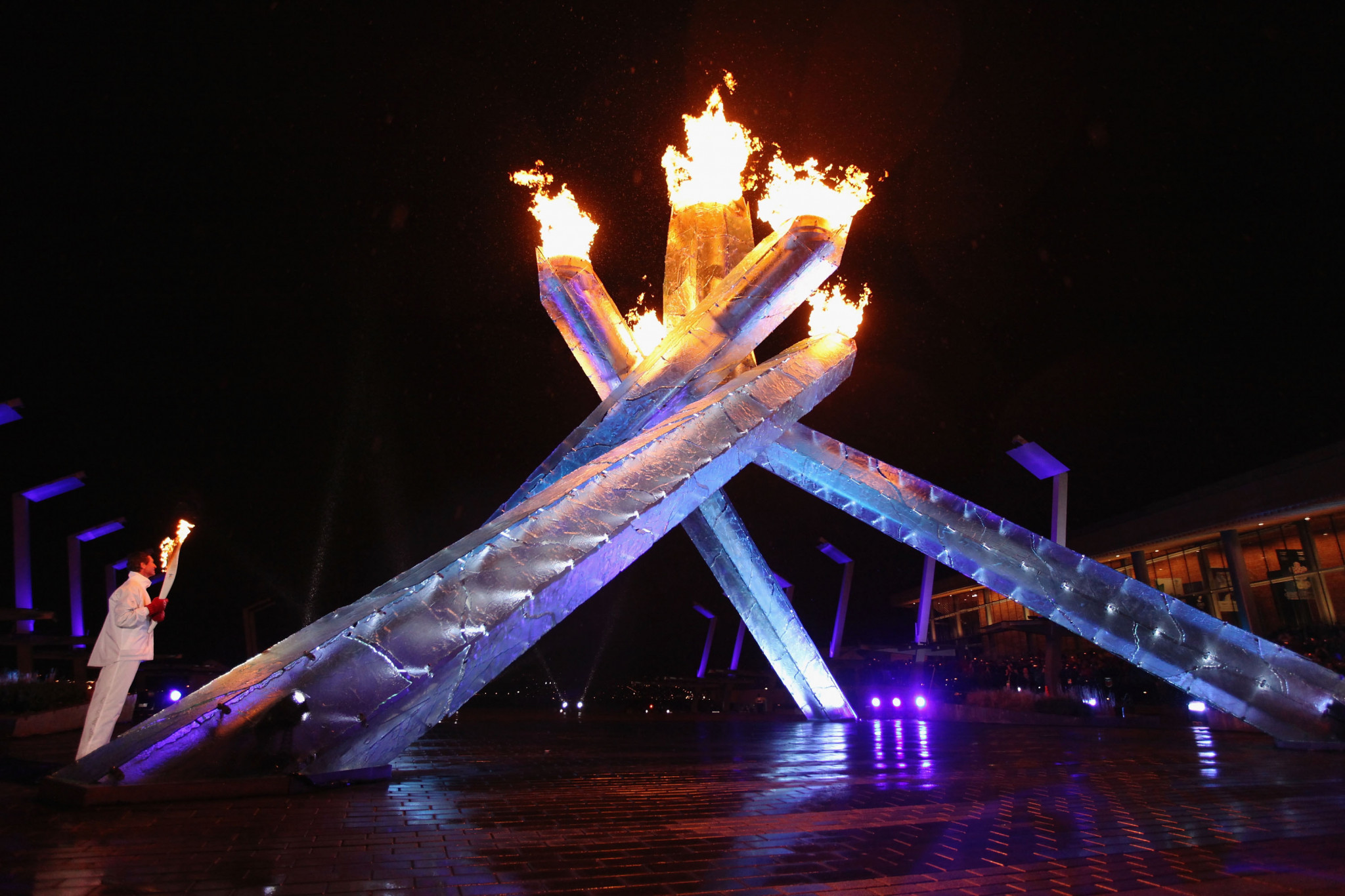 The 2010 Winter Olympic cauldron lit by legendary ice hockey star Wayne Gretzky has been vandalised ©Getty Images