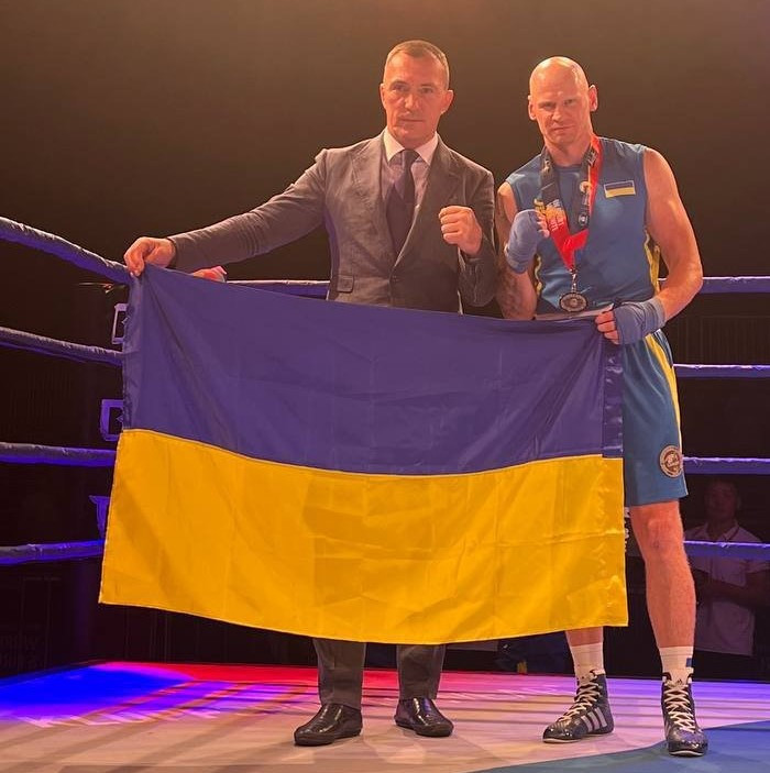 IBA vice-president Volodymyr Prodyvus, left, has revealed that he was the only member of the Board of Directors to vote against lifting the suspension of Russian and Belarus boxers ©Facebook 