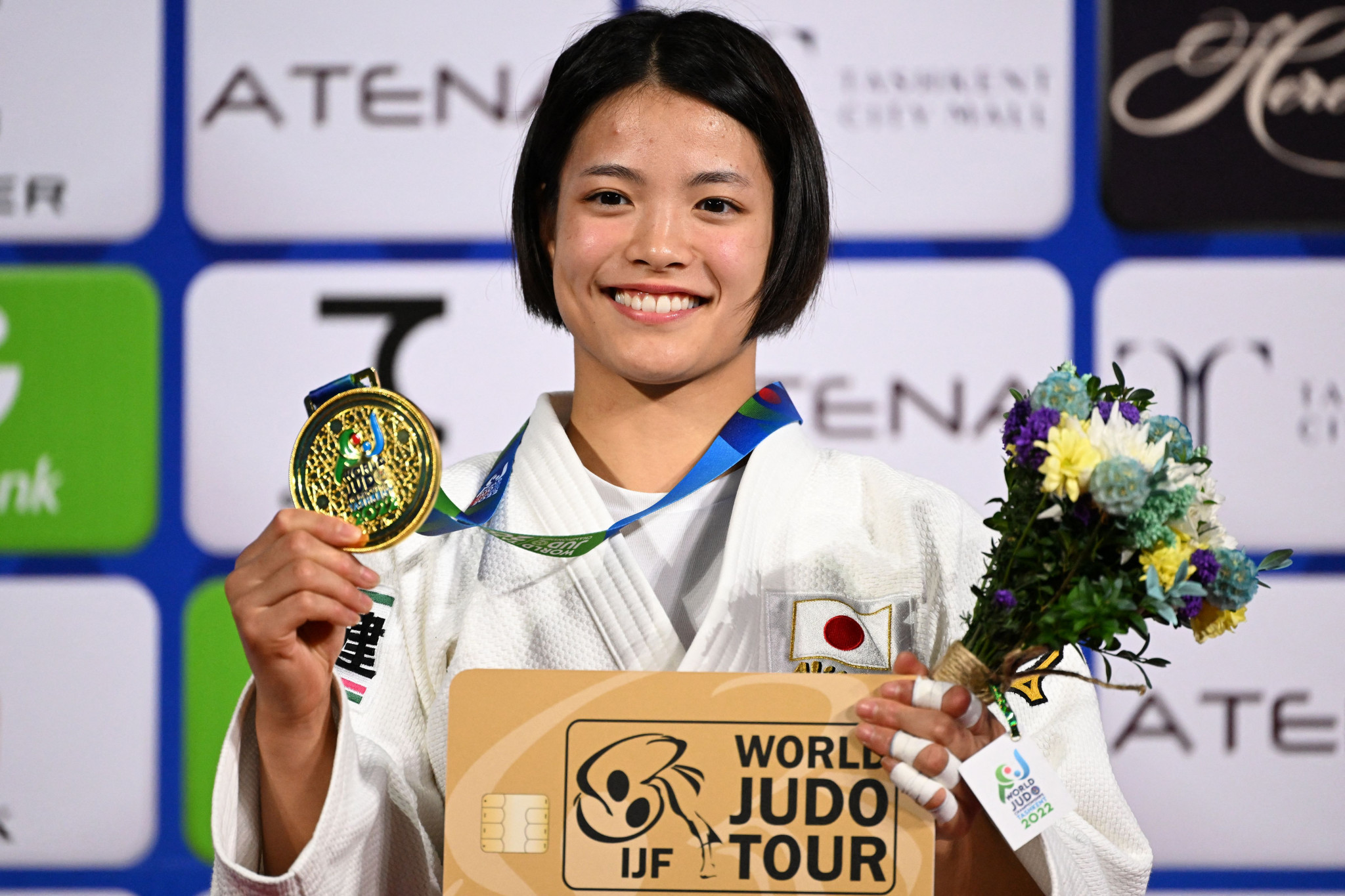 Uta Abe got the better of Britain's European champion Chelsie Giles as Japan now have all four gold medals at the 2022 World Judo Championships ©Getty Images