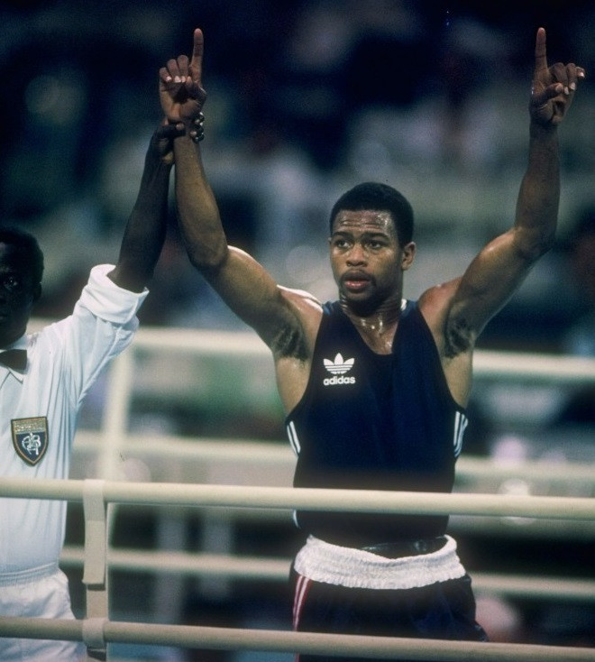 Seoul 1988 boxing medallist Roy Jones Jr has suggested that boxing missing out on the Olympics would be similar to "committing a crime" ©Getty Images