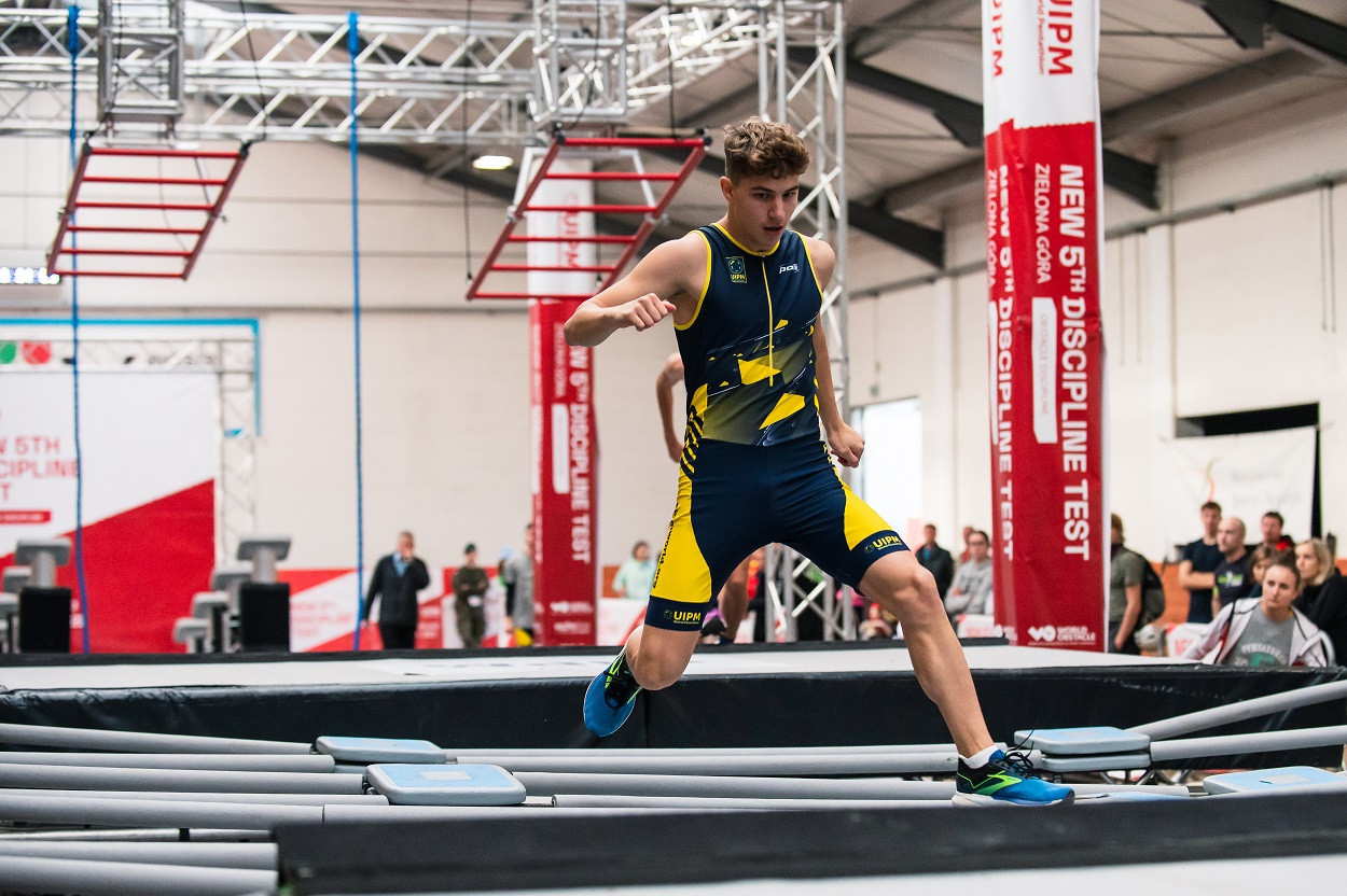 The floating steps obstacle was among eight that pentathletes negotiated in the course ©UIPM