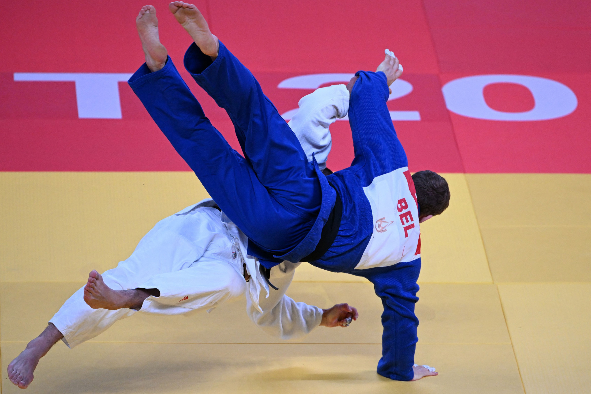 In a rematch of last year's final, Tato Grigalashvili of Georgia, left, beat Belgian Matthias Casse with a golden-score ippon ©Getty Images