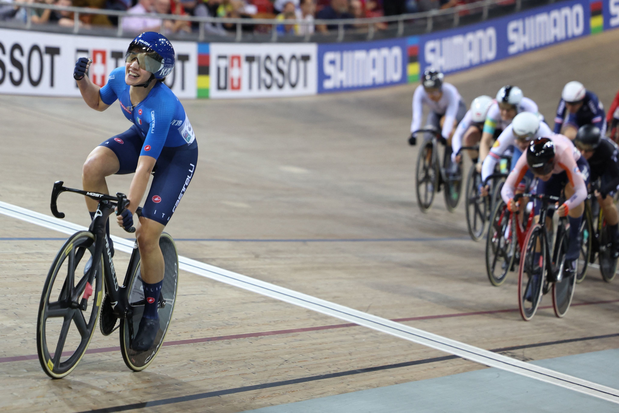 Italy's Martina Fidanza retained the women's scratch race title at the Track Cycling World Championships ©Getty Images