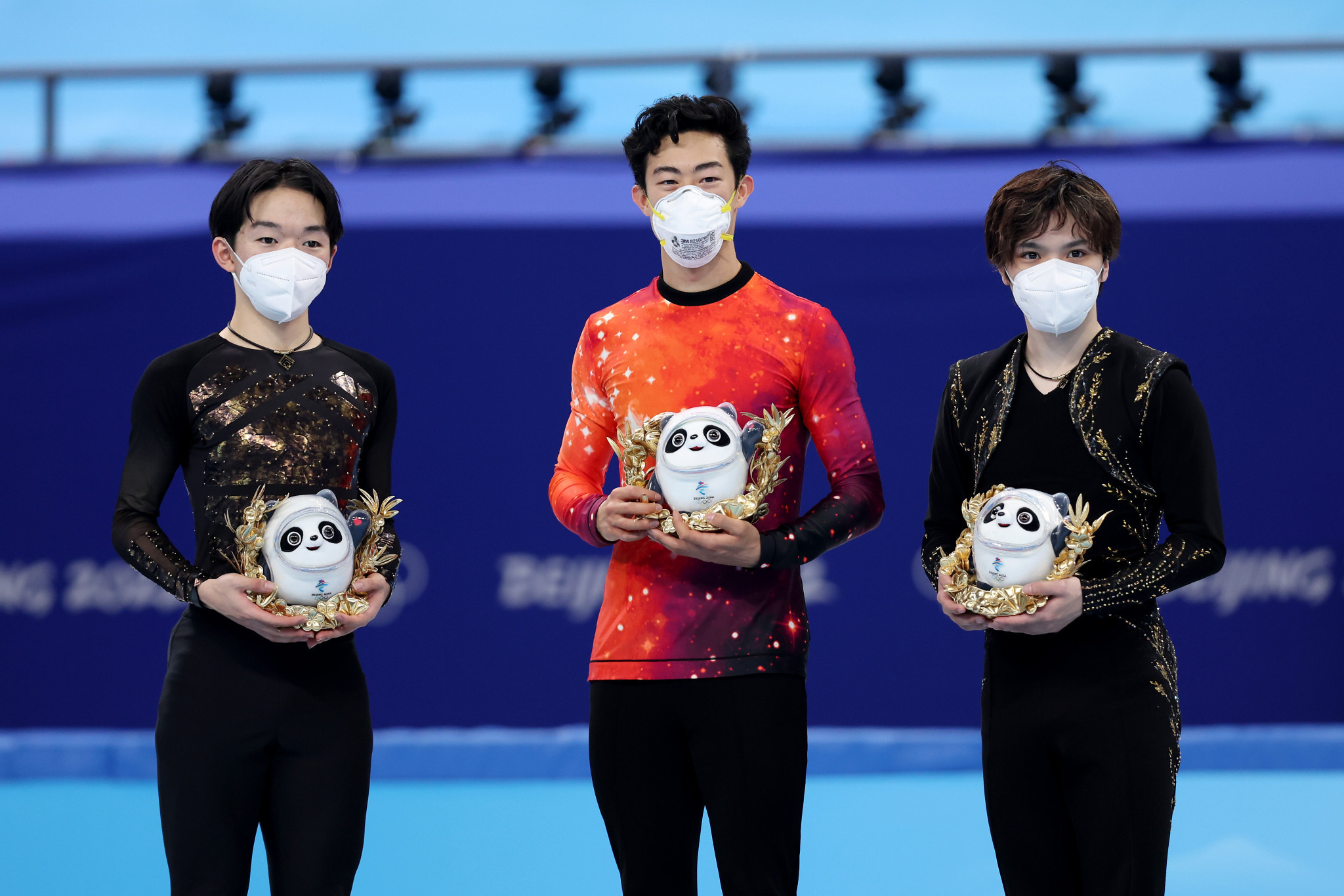 Shoma Uno, right, is the only men's medallist from Beijing 2022 due to be in Grand Prix action this season ©Getty Images