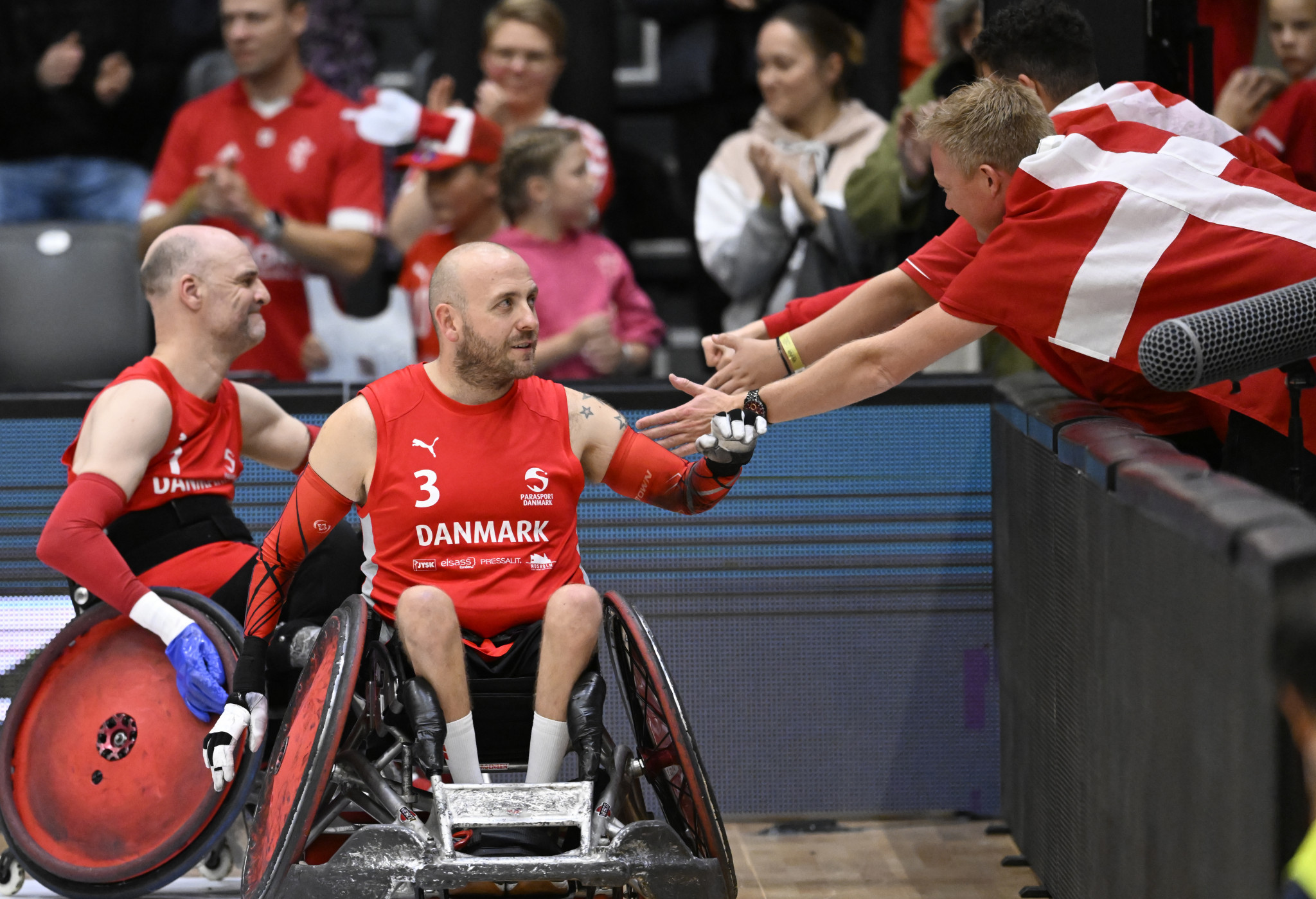 Danish players thanked the home crowd for their support after their match against Japan ©Lars Møller/Parasport Denmark