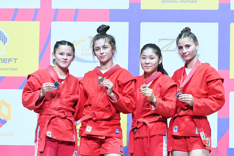 Russians won five golds in both the women's and men's competitions under the FIAS flag ©FIAS