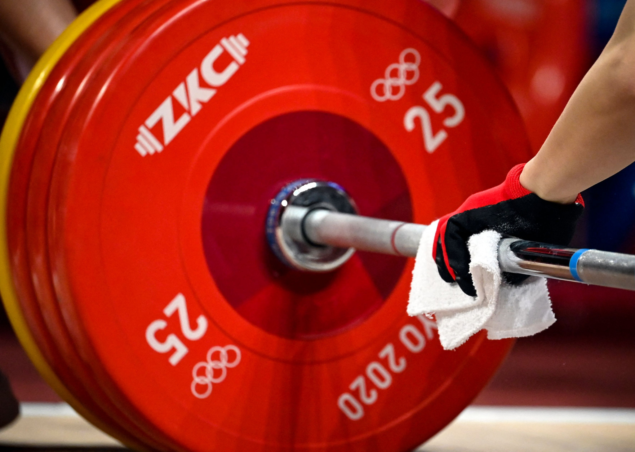 Iran's weightlifting world champion Motamedi suffers Olympic qualifying injury blow