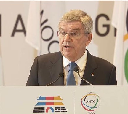 IOC President Thomas Bach reiterated that it is "not the time" for the IOC to change its recommendations on Russia and Belarus ©ANOC