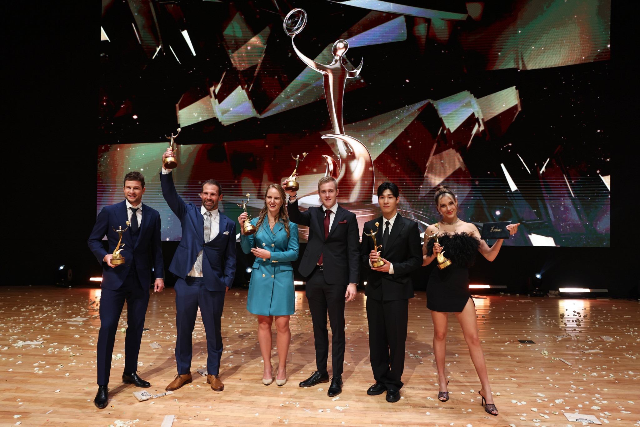 Award winners show off their trophies at the end of the Association of National Olympic Committees Awards ©ANOC
