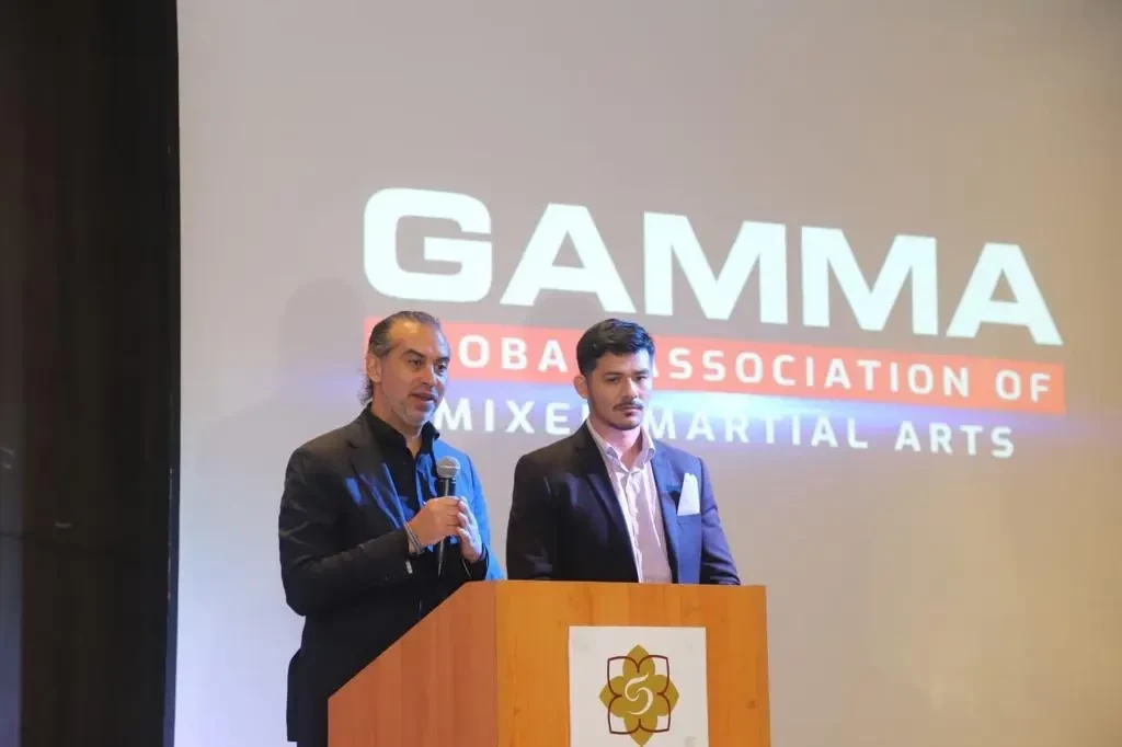 GAMMA President Alexander Engelhardt, left, hopes "this event will help with the ongoing development of MMA across" Thailand ©GAMMA