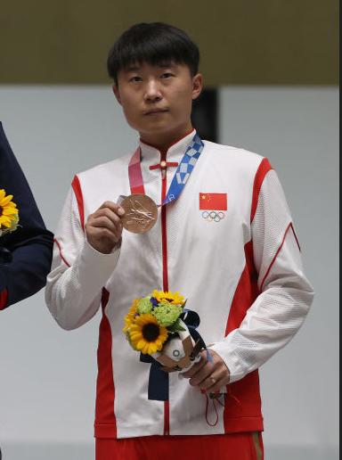 Tokyo 2020 individual bronze medallist Li Yuehong helped China add to their gold medal tally at the World Shooting Championships as they won the 25m rapid fire pistol men's team event ©Getty Images