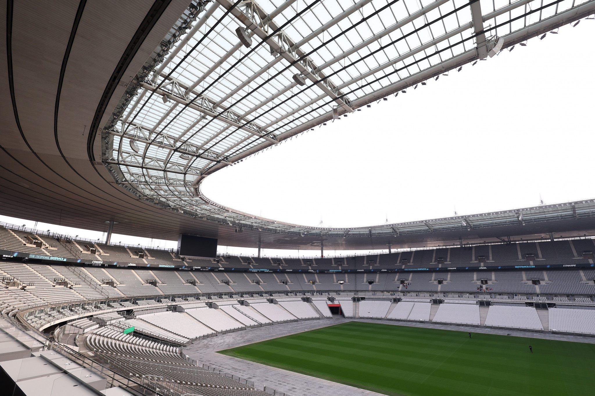 Concerns grow over failure to finalise Stade de France contract for Paris 2024