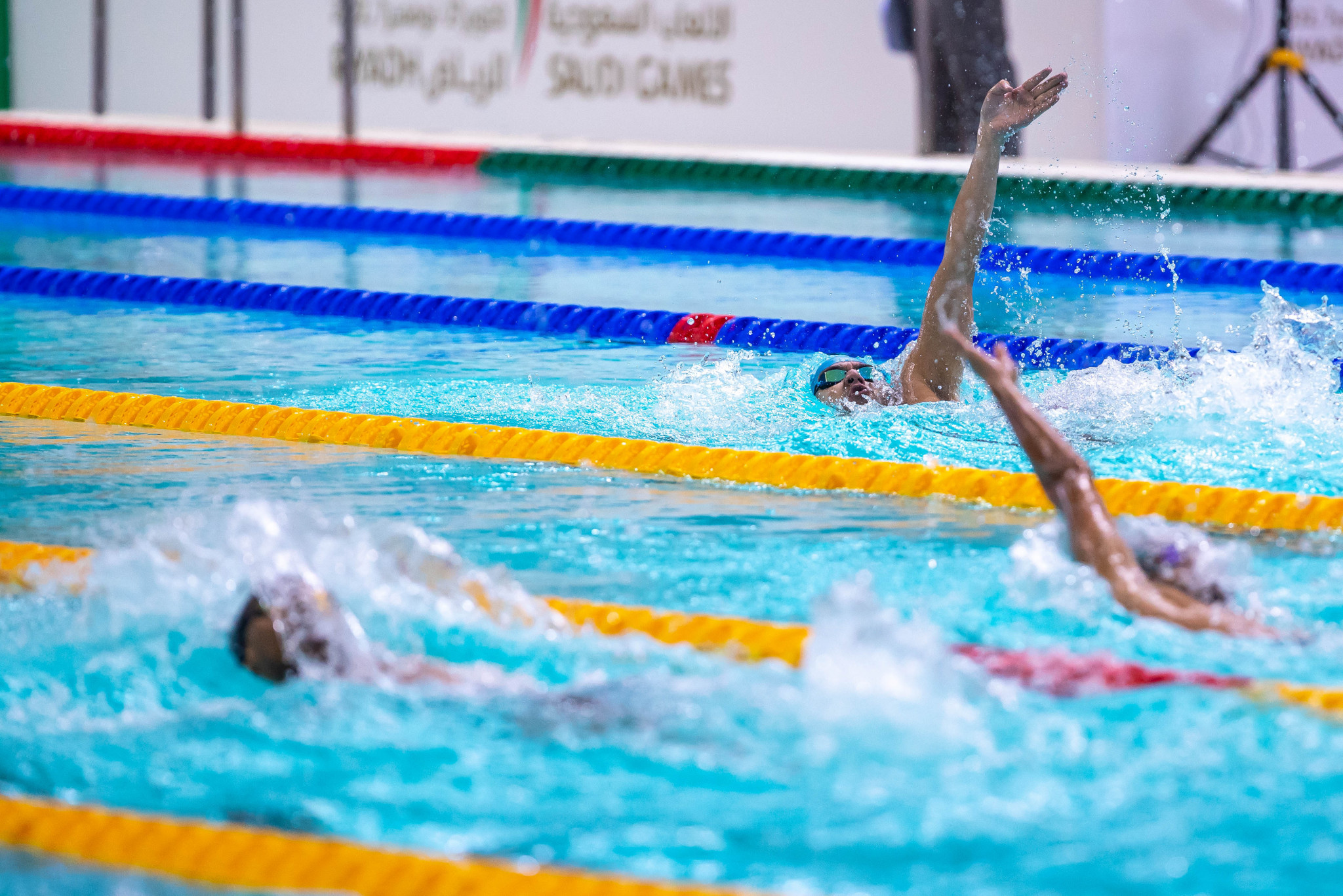 Swimmers battled it out in four male finals ©Saudi Games