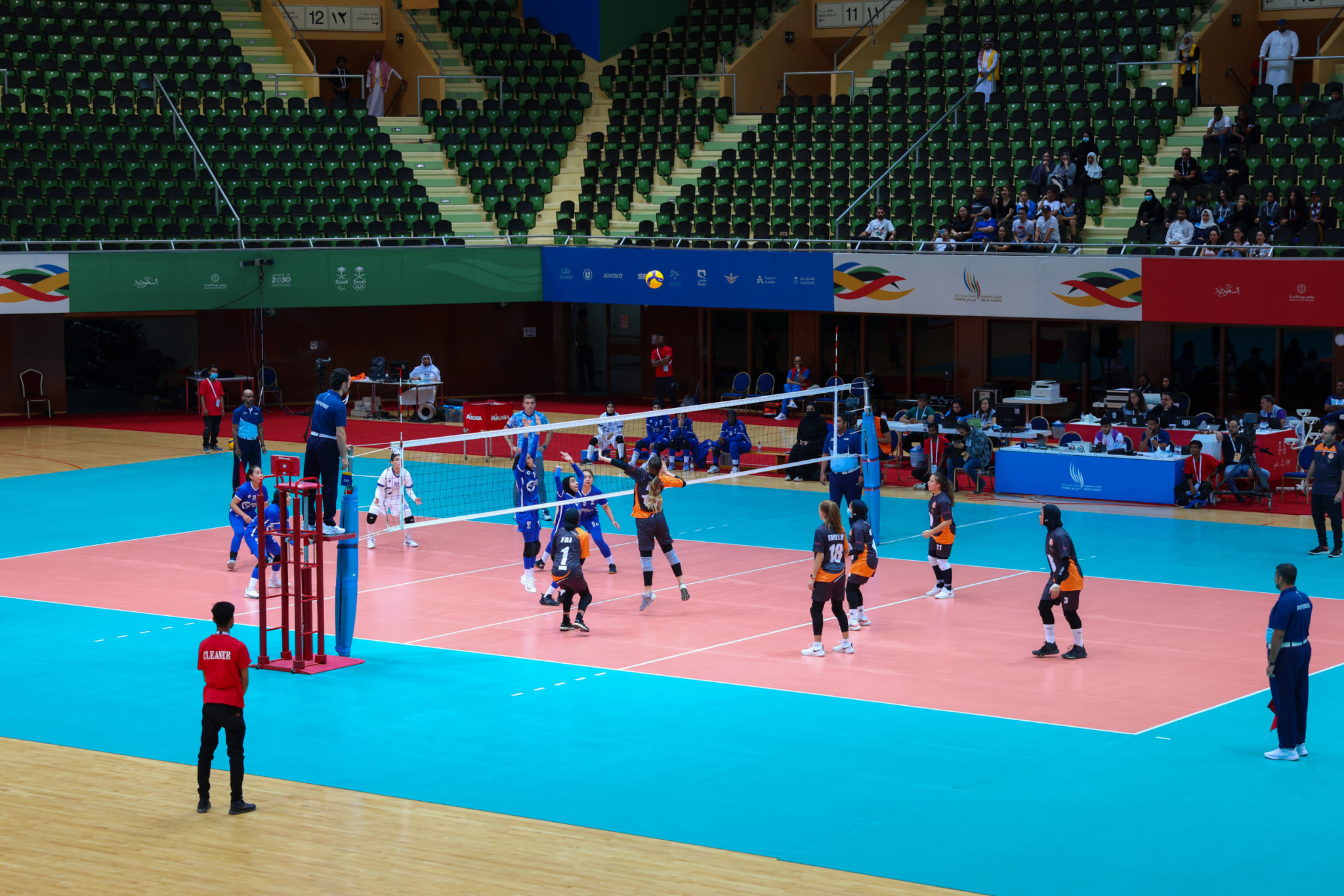 Volleyball got underway at the Prince Faisal bin Fahad Olympic Complex ©Saudi Games