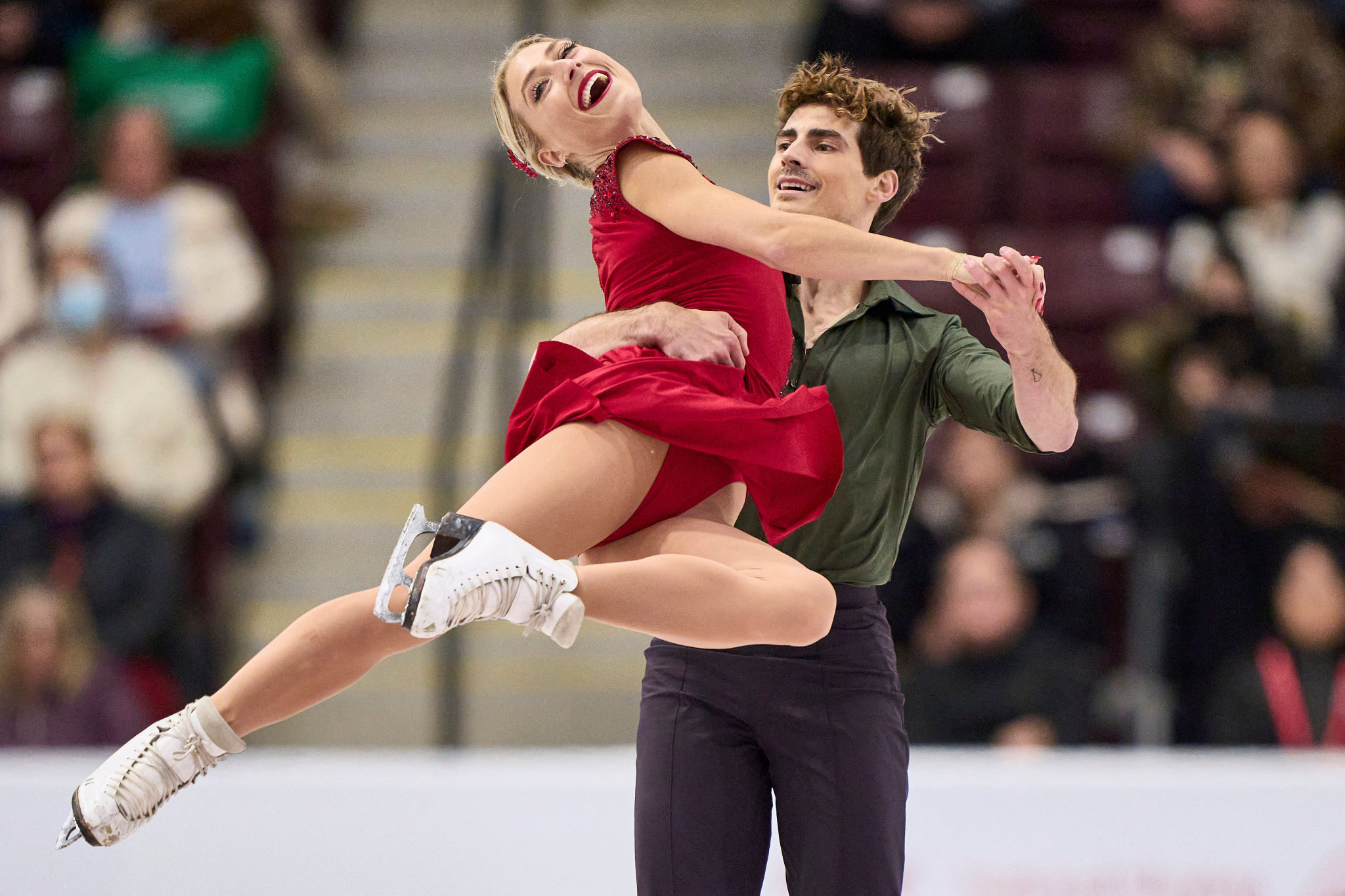 Canada's Piper Gilles and Paul Poirier won the ice dance in Ontario ©Getty Images