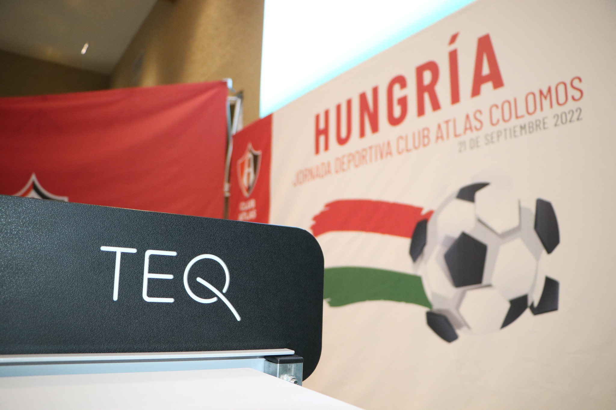 The Hungarian Embassy and the Mexican Teqball Federation donated a teqball table to Club Atlas after the event ©FITEQ