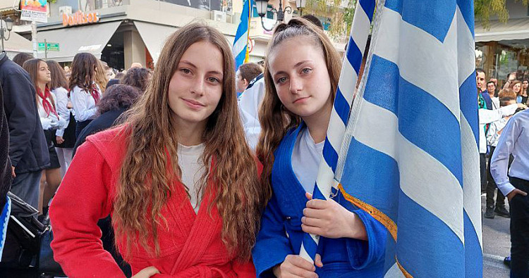 Greek sambists celebrated Ohi Day last week ©FIAS