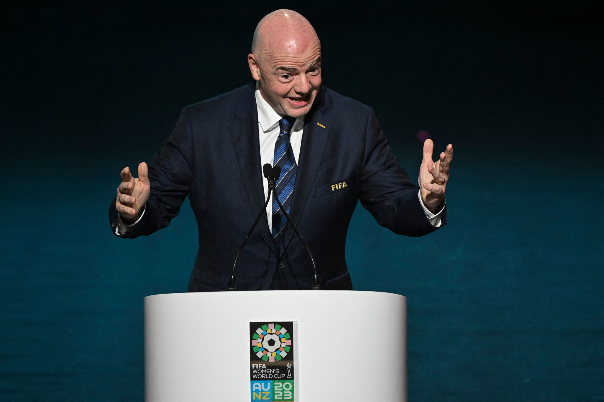 
FIFA President Gianni Infantino has called on the 32 participating teams to "focus on football" in response to the criticism of Qatar staging the World Cup ©Getty Images