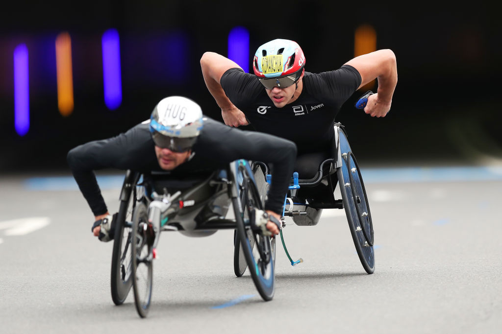 Daniel Romanchuk tracked but couldn't pass Switzerland's Paralympic champion Marcel Hug in this year's London Marathon - but the American racer will seek to turn the tables as he bids for a third New York title tomorrow ©Getty Images