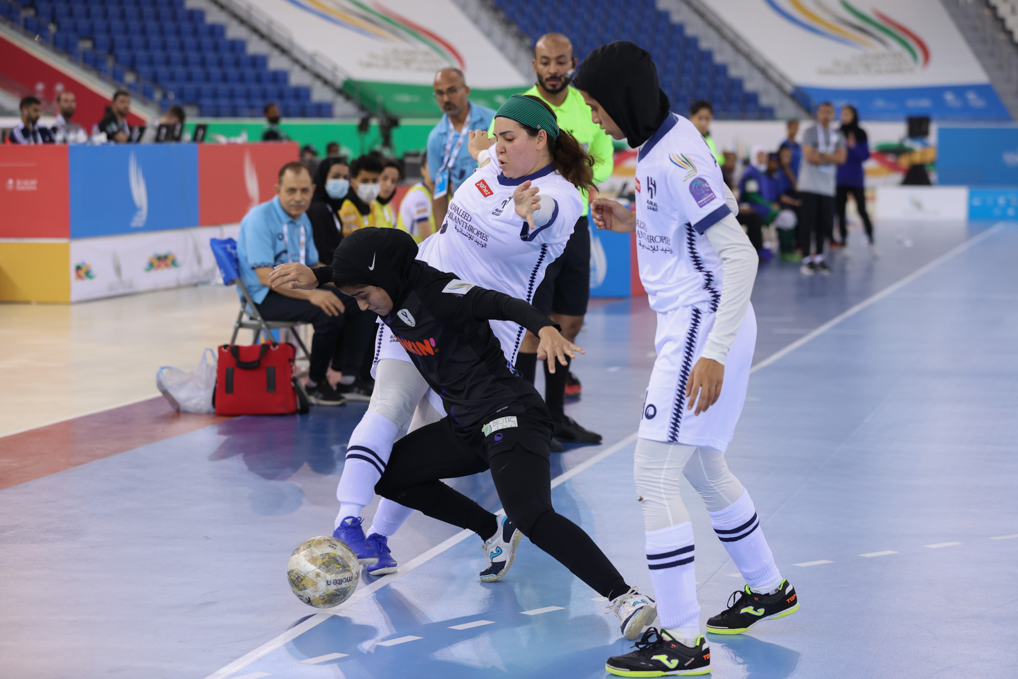 Al-Hilal and Al-Yamamah battled for gold in the women's futsal ©Saudi Games