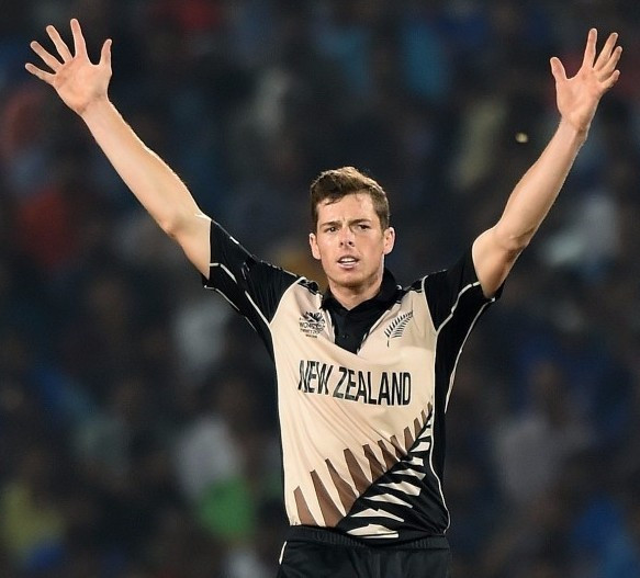 Mitchell Santner ended with superb figures as New Zealand shocked India ©Getty Images