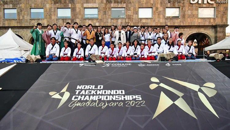 Demonstration team thrill Mexican crowd before World Taekwondo Championships