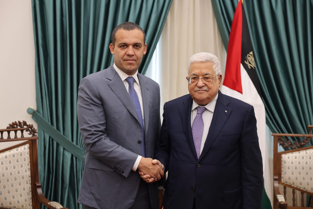 International Boxing Association head Umar Kremlev, left, held a meeting with Palestinian President Mahmoud Abbas ©IBA