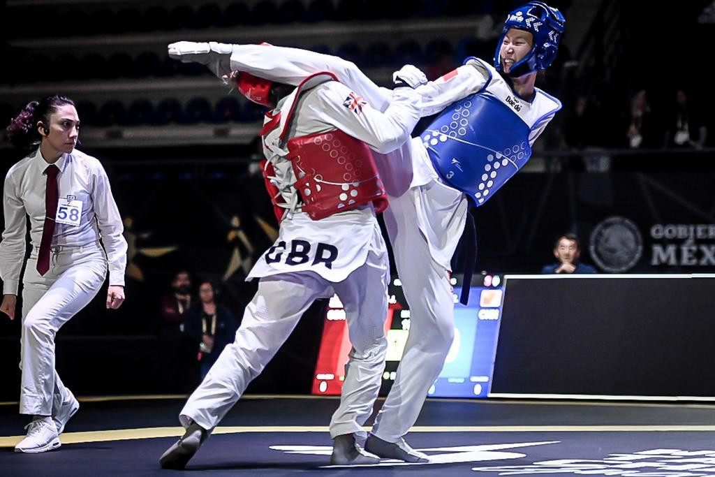 Luo battles it out with Britain's Jade Jones in the semi-finals ©World Taekwondo