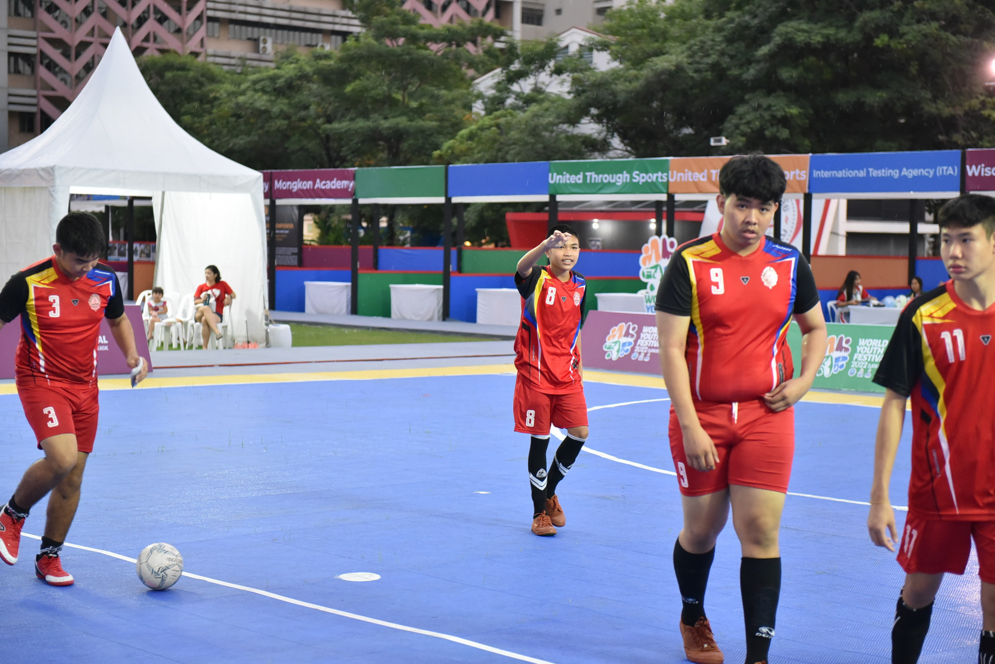 Deaf futsal athletes braved the wet conditions at the UTS World Youth Festival ©UTS
