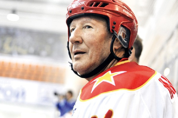 Soviet Union and Spartak Moscow ice hockey legend Alexander Martynyuk has died aged 77 ©FHR