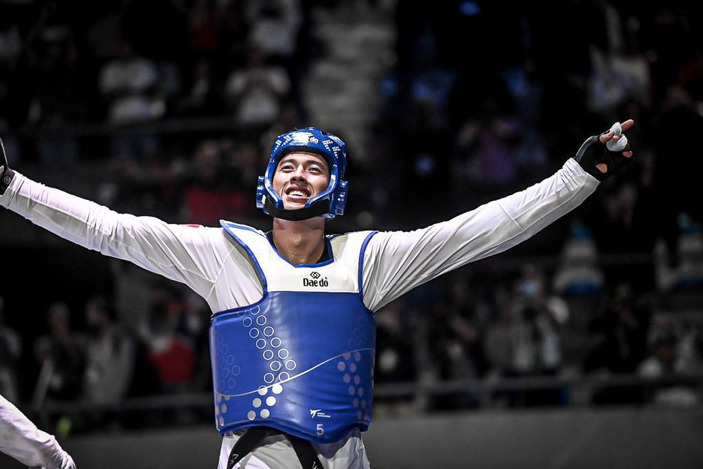 Carlos Sansores celebrates after winning the men's over-87kg title ©World Taekwondo