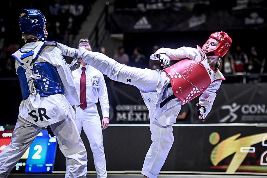 Svetlana Osipova of Uzbekistan lands a shot as she triumphed in the women's over-73kg final ©World Taekwondo