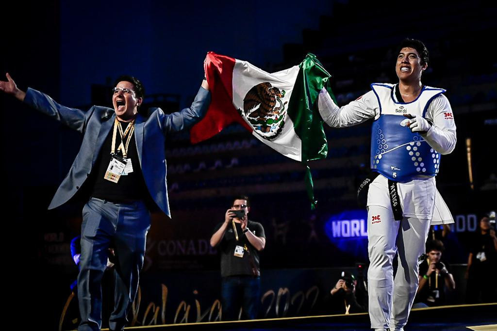 Mexico's Carlos Sansores celebrates after winning the men's over-87kg title on home soil ©World Taekwondo