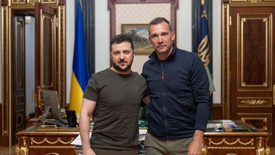Andriy Shevchenko, pictured with Ukraine's President Volodymyr Zelenskyy, is set to return as vice-president of the NOCU after pro-Russian members were kicked out ©Facebook
