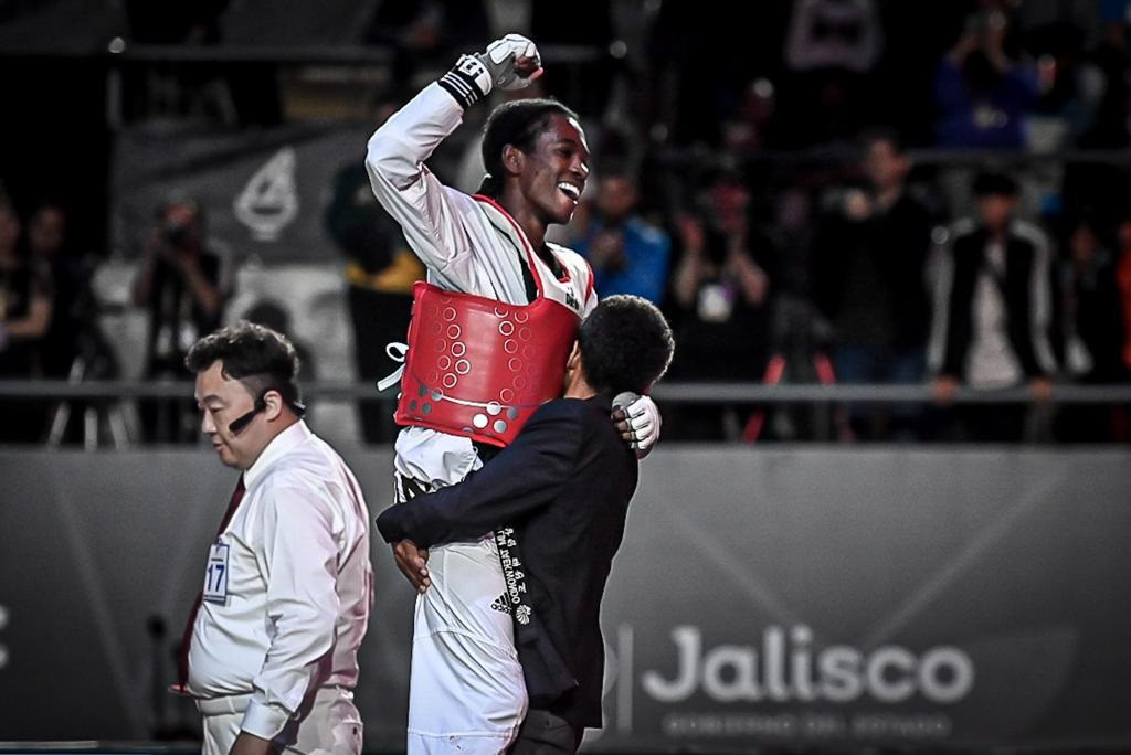 Salim follows in father's footsteps with world taekwondo title as Božanić captures gold