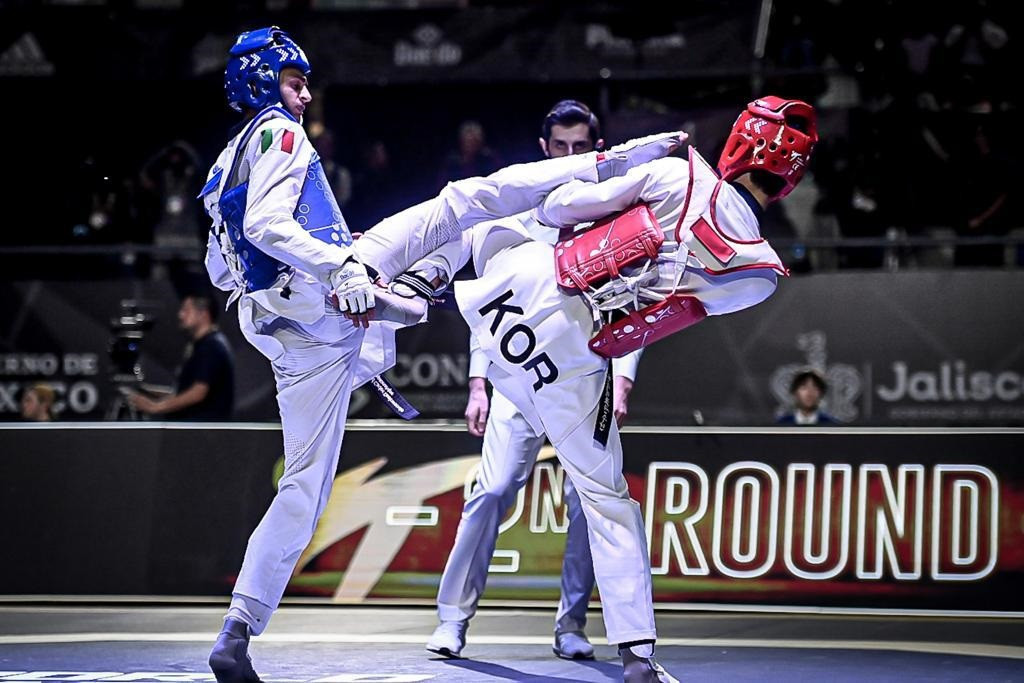 Dell'Aquila produced a flurry of stunning shots in the final 30 seconds of the deciding round to clinch the men's under-58kg title ©World Taekwondo