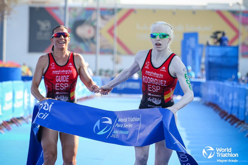 Strong displays from Para triathlon favourites on first day in Abu Dhabi