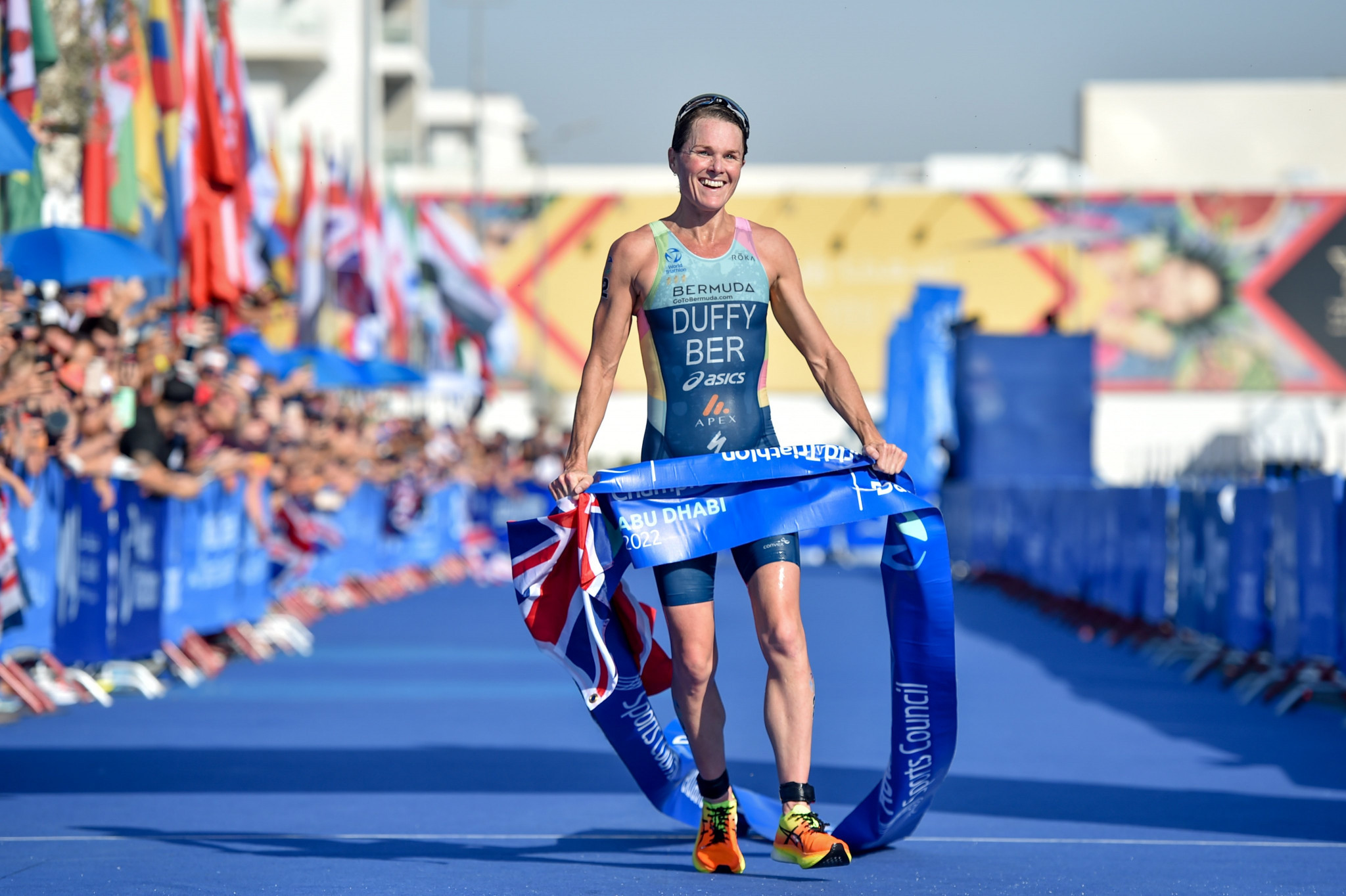 Bermuda's Flora Duffy triumphed in Abu Dhabi to be crowned world champion for the fourth time ©World Triathlon