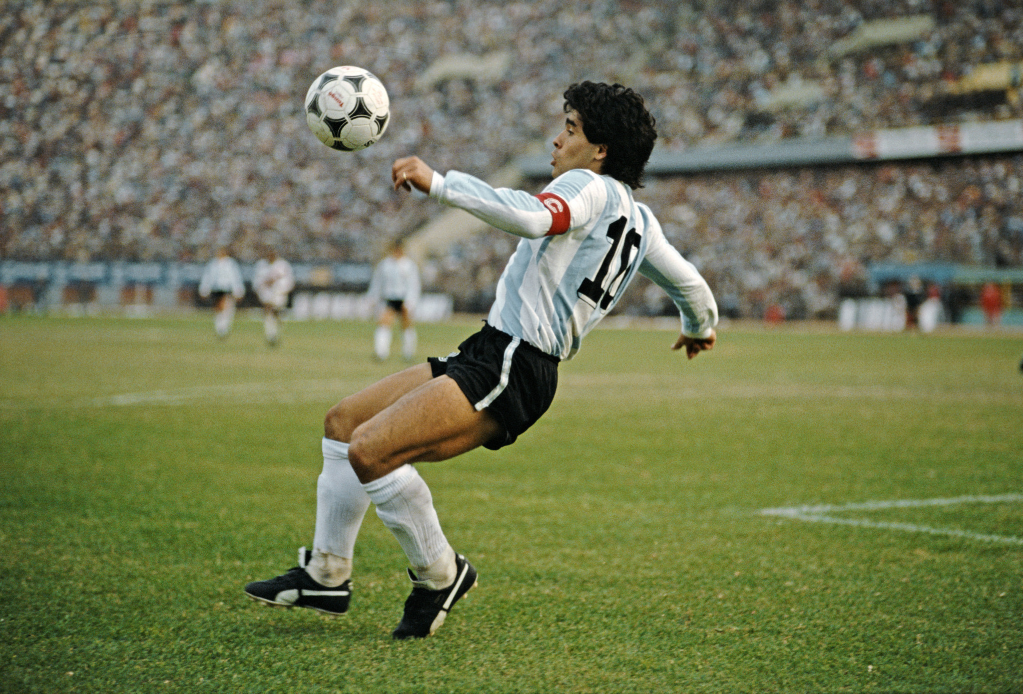 Diego Maradona, widely considered one of football's greatest players, helped Argentina win the FIFA World Cup in 1986 ©Getty Images