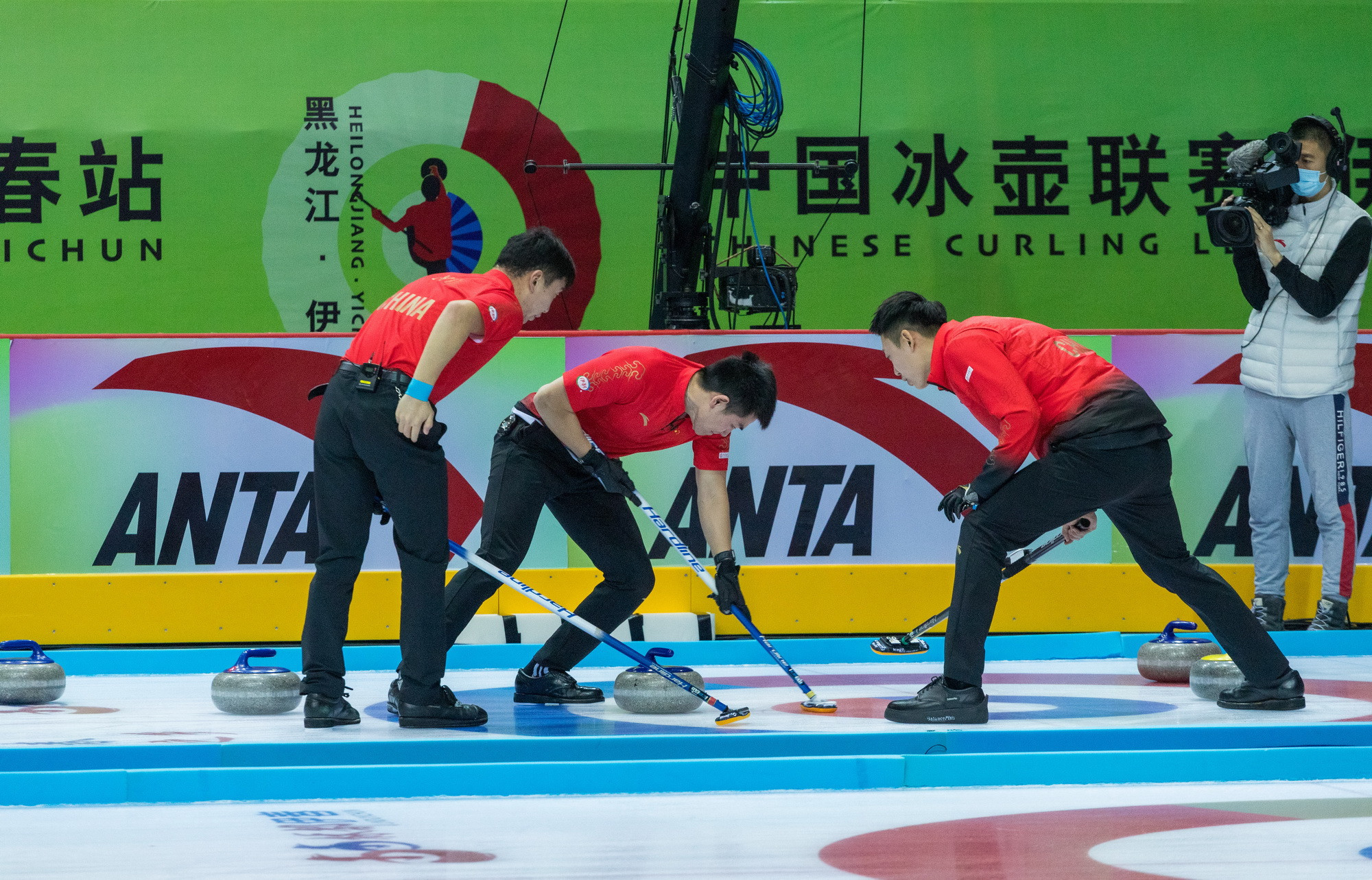 More than 120 players were involved in the Chinese Curling League in Yichun City ©prnewswire.com
