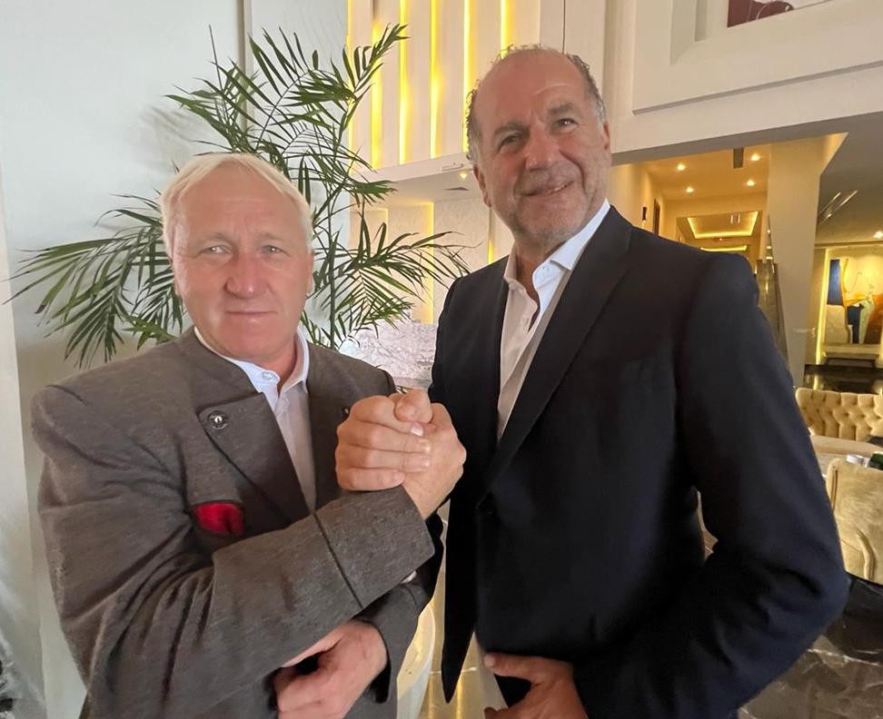 Italy's Luciano Rossi, right, claims that support is growing for him to replace Russia's Vladimir Lisin as ISSF President at the election in Sharm El-Sheikh ©Luciano Rossi