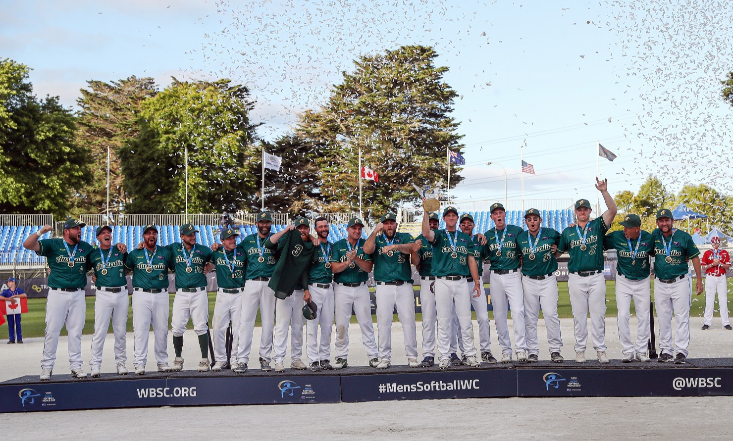 Australia beat Canada in the final to clinch Men's Softball World Cup gold ©WBSC