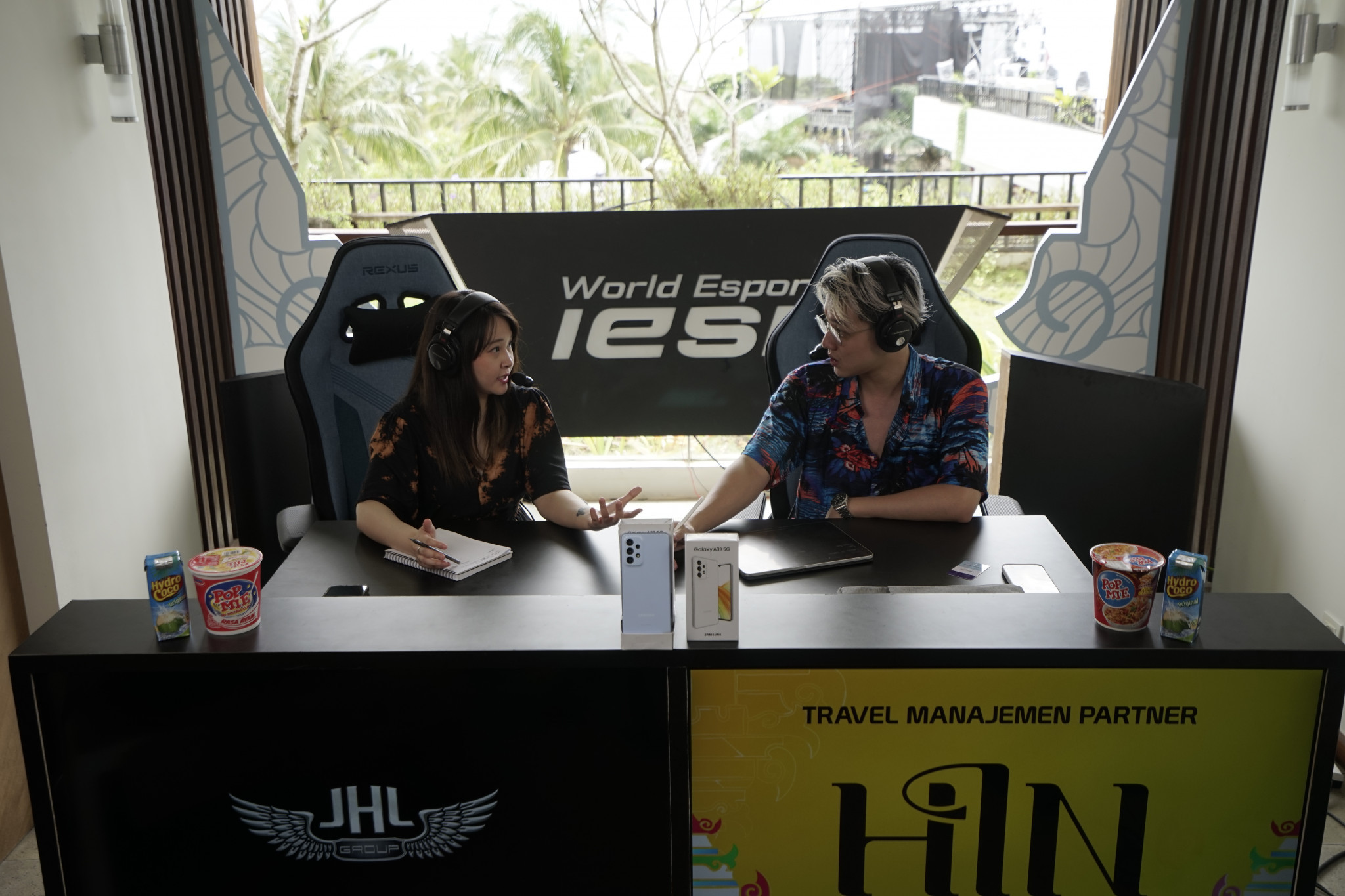 Commentators have been hired by the IESF to deliver excitement during the event ©IESF