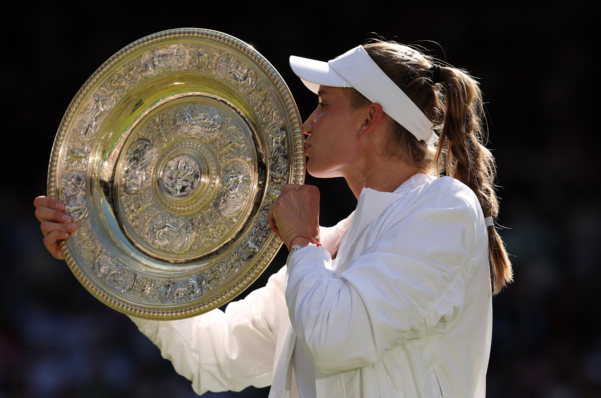 Kazakhstan's Elena Rybakina lifted the first Grand Slam of her career by winning this year's Wimbledon, an event stripped of rankings by the ATP and WTA after Russian and Belarusian players were banned ©Getty Images